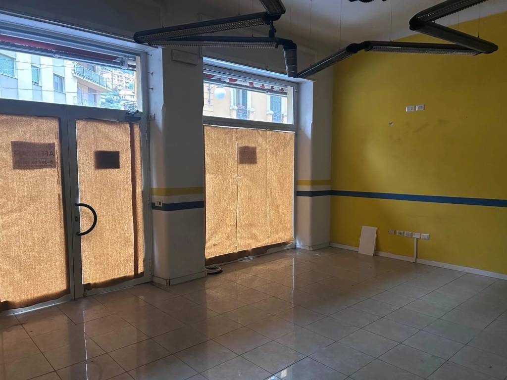 negozio in affitto a Ventimiglia