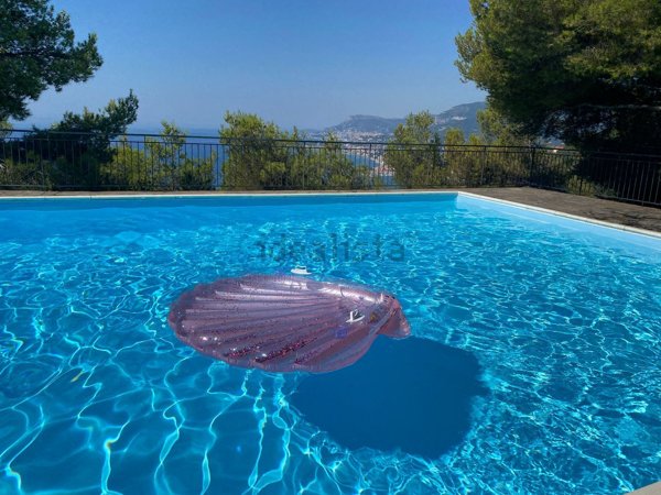 appartamento in affitto a Ventimiglia in zona Mortola Superiore