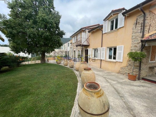 casa indipendente in affitto a Ventimiglia in zona Latte