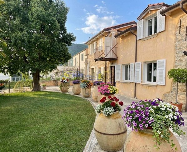 casa indipendente in affitto a Ventimiglia in zona Latte