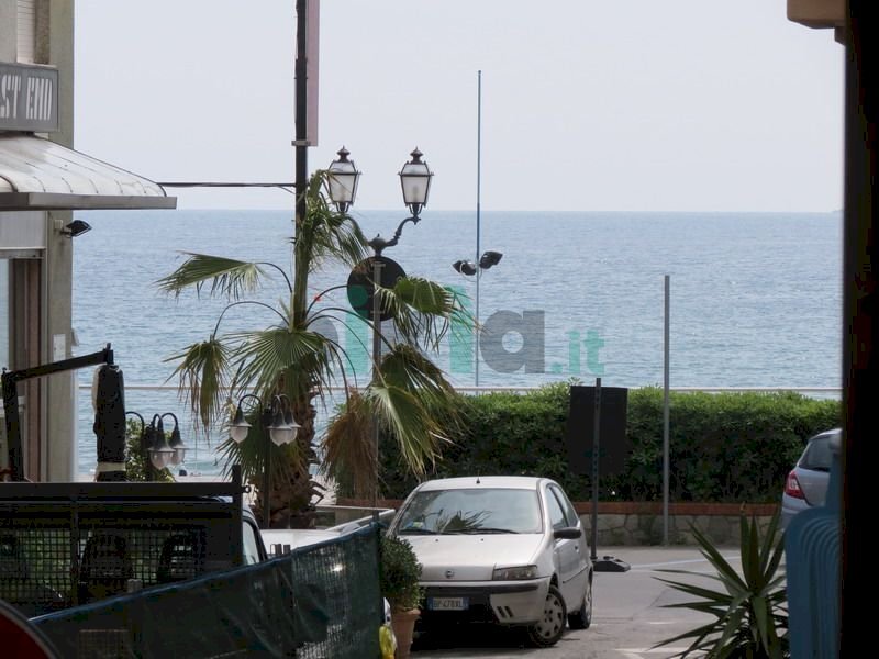 appartamento in affitto ad Alassio
