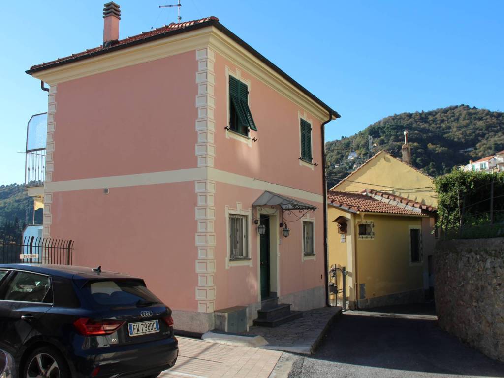 casa indipendente in affitto ad Alassio in zona Moglio