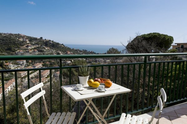 appartamento in affitto ad Alassio in zona Moglio