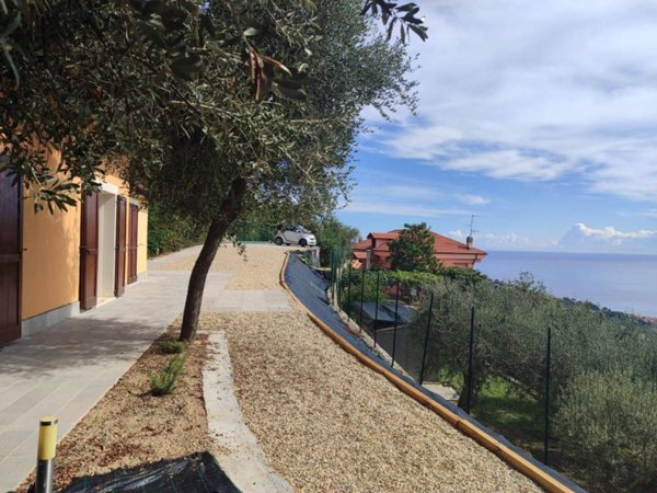 casa indipendente in affitto ad Alassio in zona Moglio