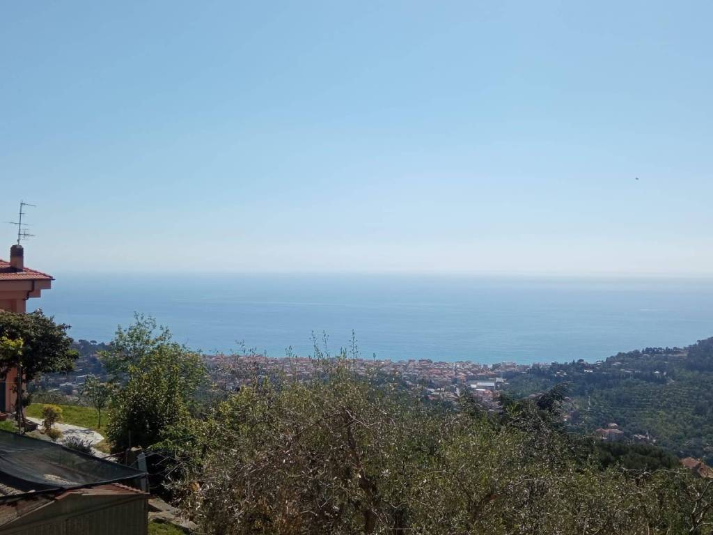 casa indipendente in affitto ad Alassio in zona Moglio