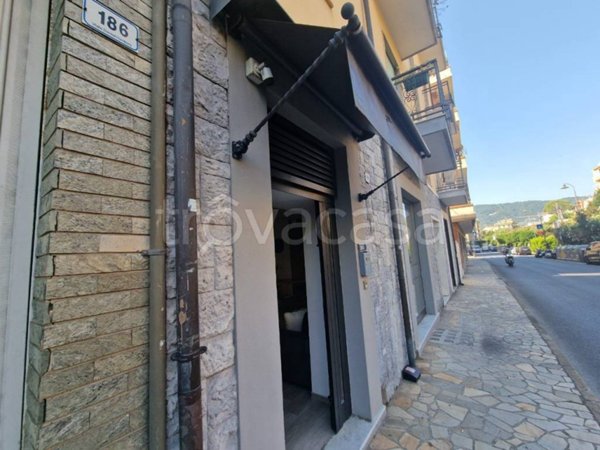 locale commerciale in affitto ad Alassio