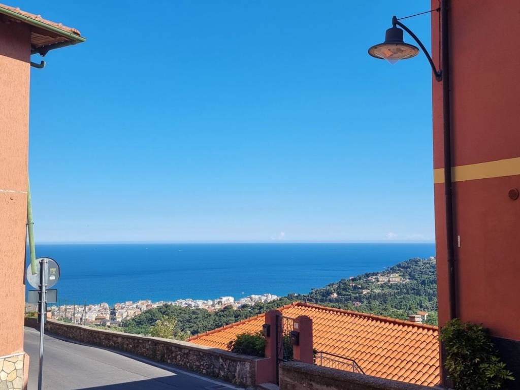 appartamento in affitto ad Alassio in zona Moglio