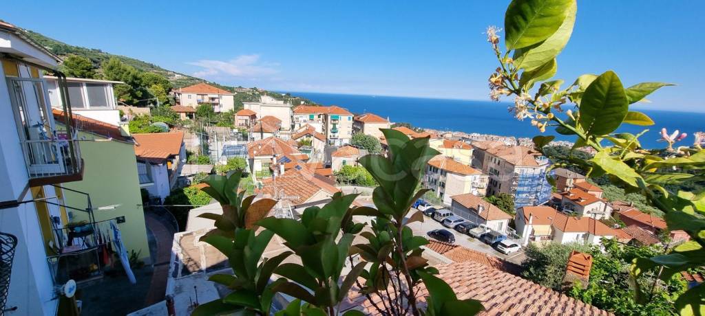 appartamento in affitto ad Alassio in zona Moglio