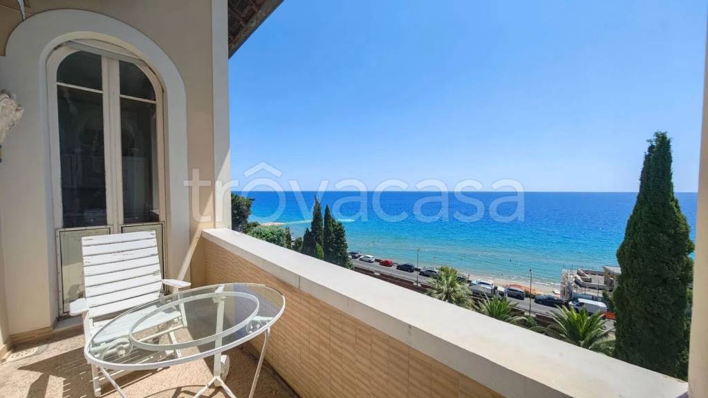 appartamento in affitto ad Alassio