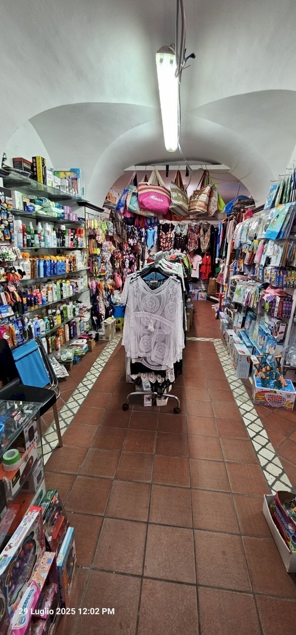 locale commerciale in affitto ad Alassio