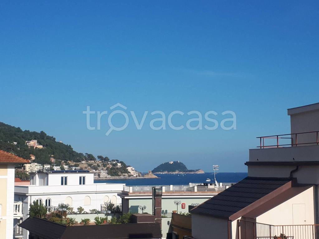 appartamento in affitto ad Alassio