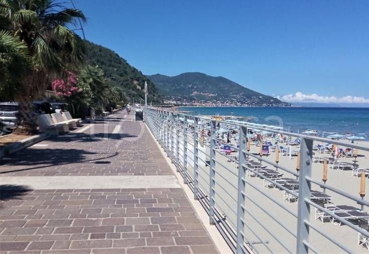 negozio in affitto ad Alassio