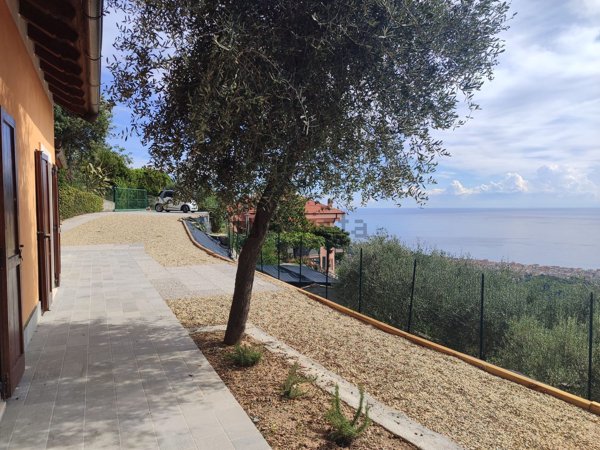 appartamento in affitto ad Alassio