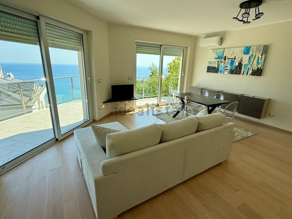 casa indipendente in affitto ad Alassio