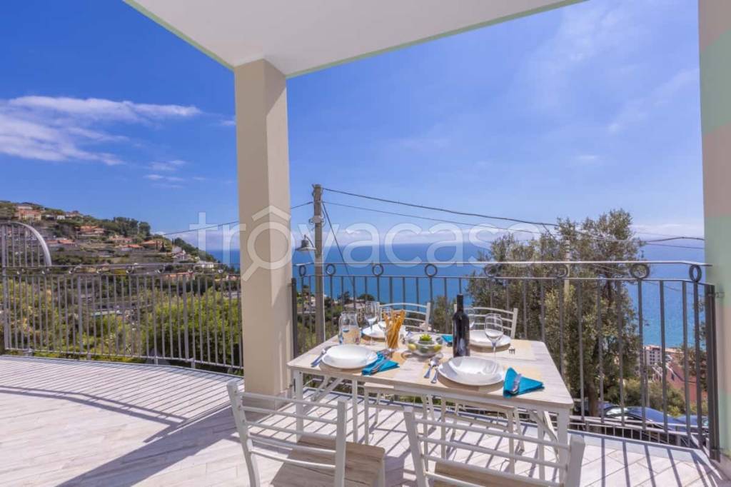 appartamento in affitto ad Alassio