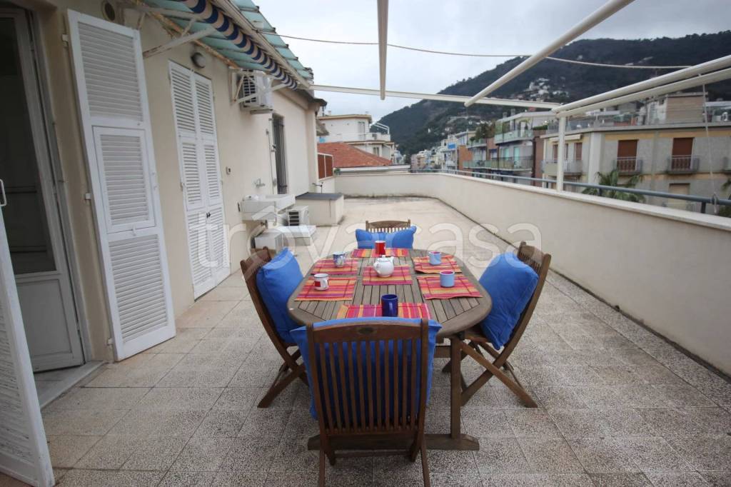 appartamento in affitto ad Alassio