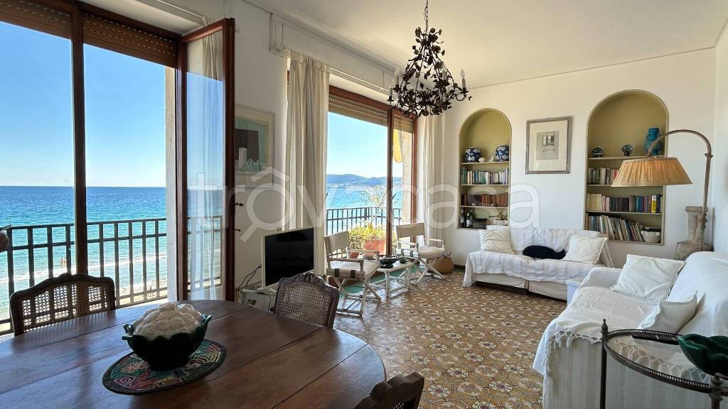 appartamento in affitto ad Alassio