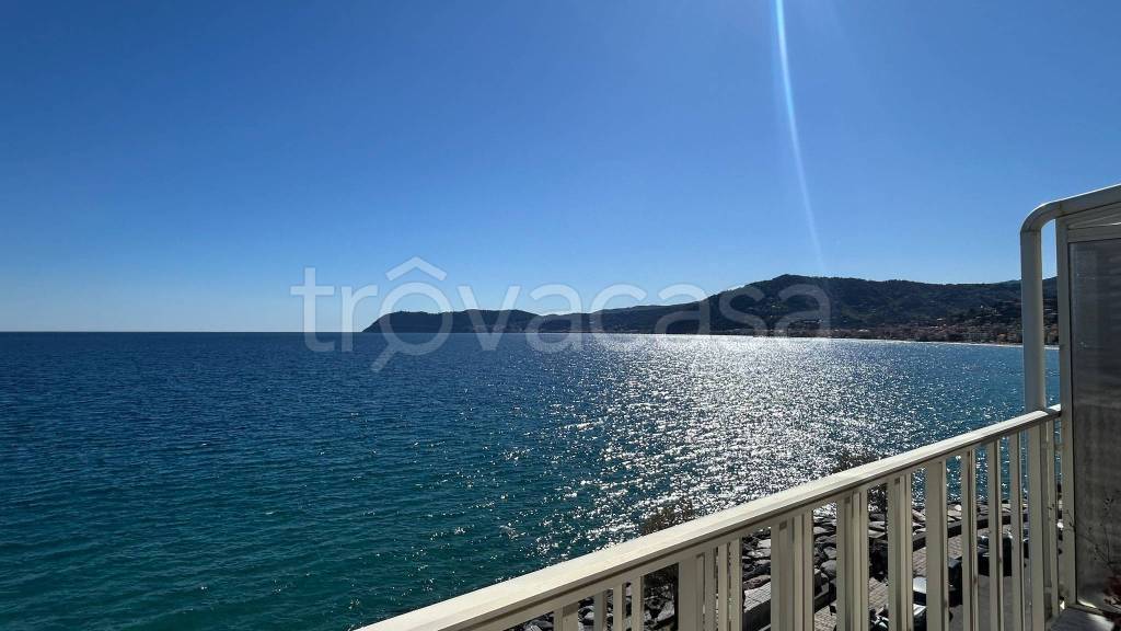 appartamento in affitto ad Alassio