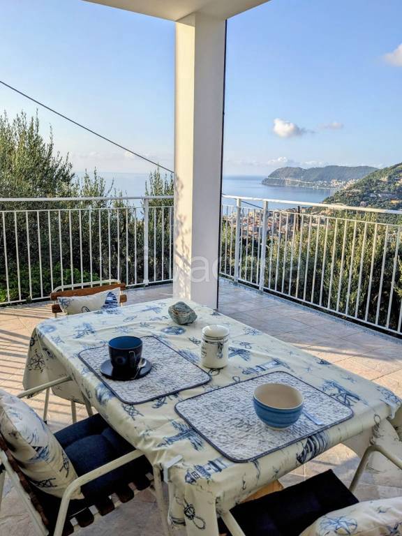 appartamento in affitto ad Alassio