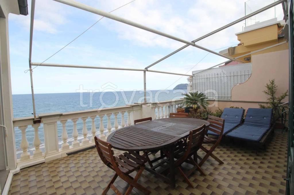 appartamento in affitto ad Alassio