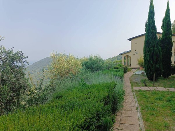 appartamento in affitto ad Alassio in zona Moglio