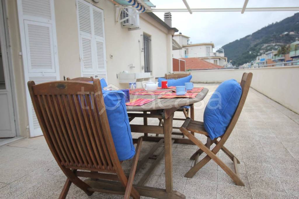 appartamento in affitto ad Alassio