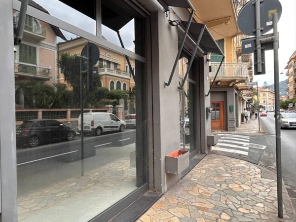 negozio in affitto ad Alassio