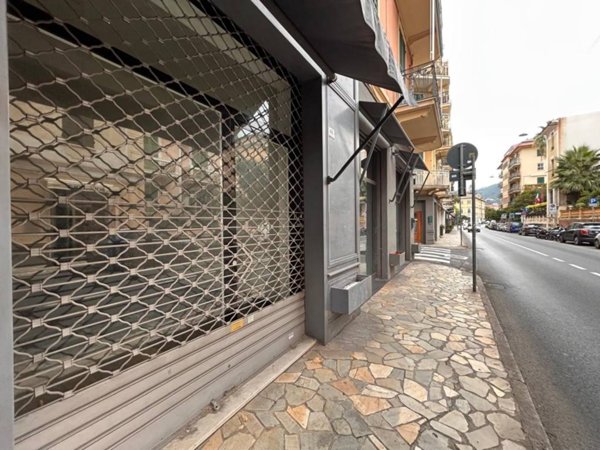 negozio in affitto ad Alassio