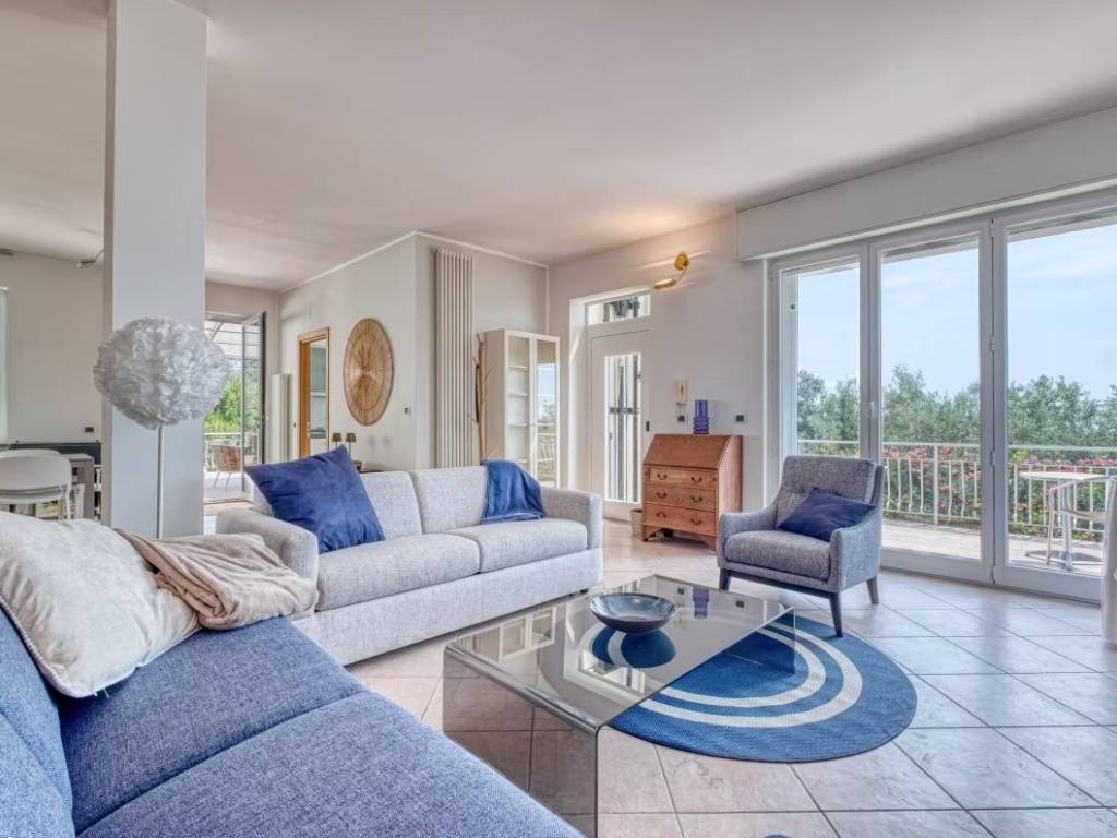 casa indipendente in affitto ad Alassio in zona Solva