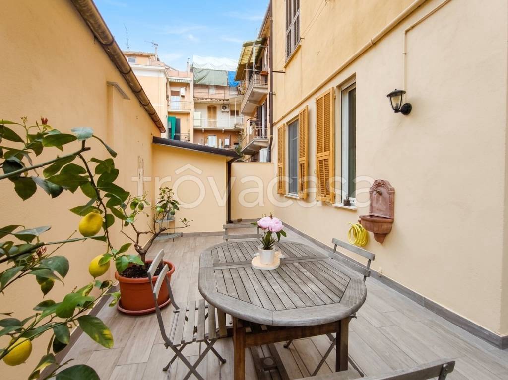 appartamento in affitto ad Alassio