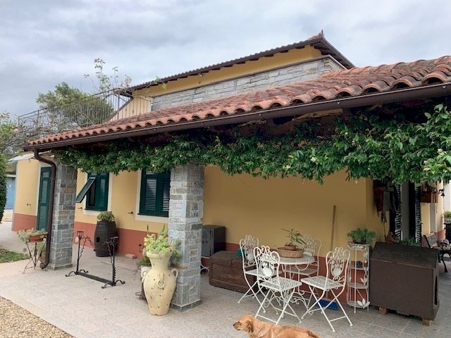 casa indipendente in affitto ad Albenga