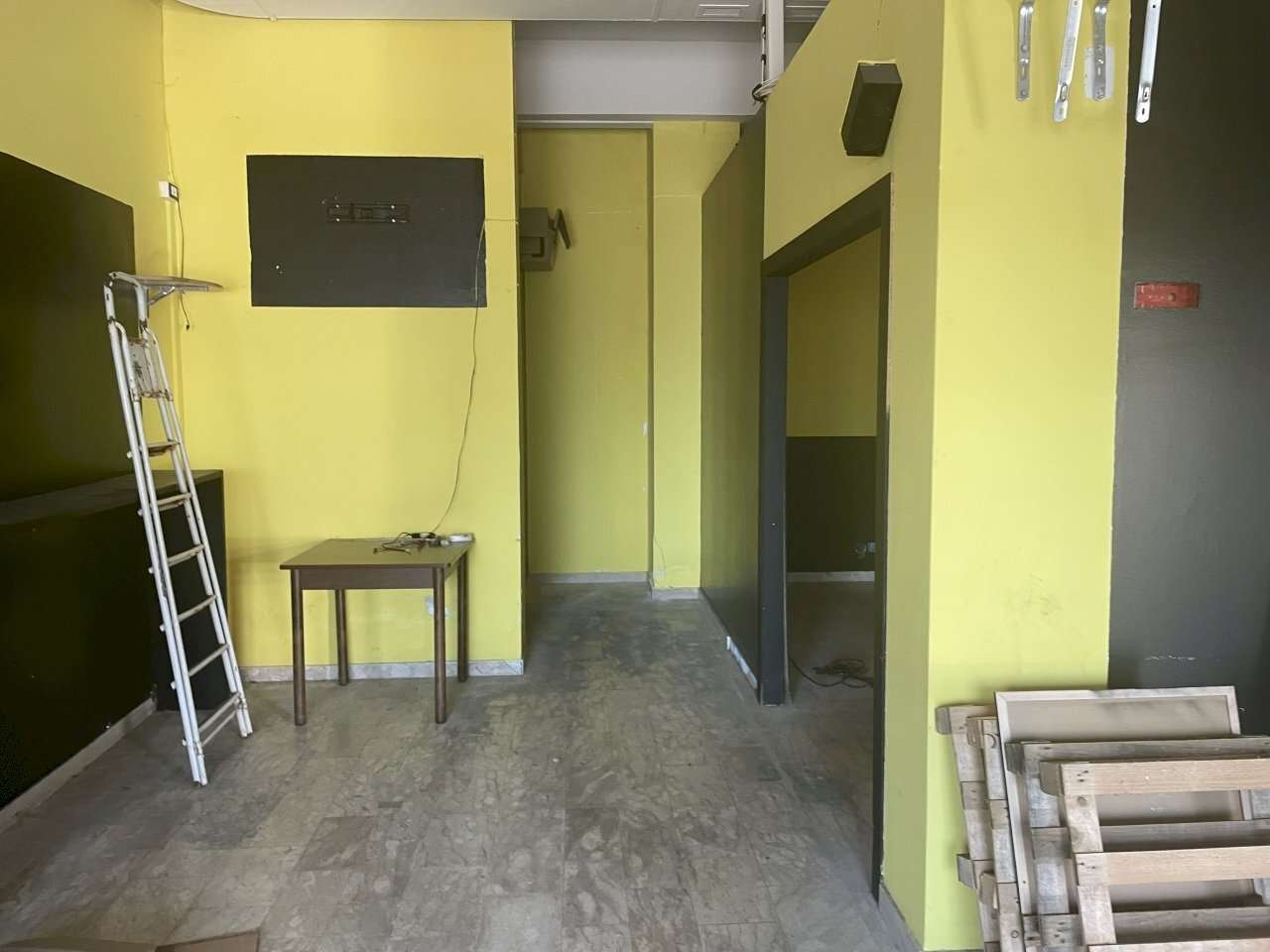 locale commerciale in affitto ad Albenga
