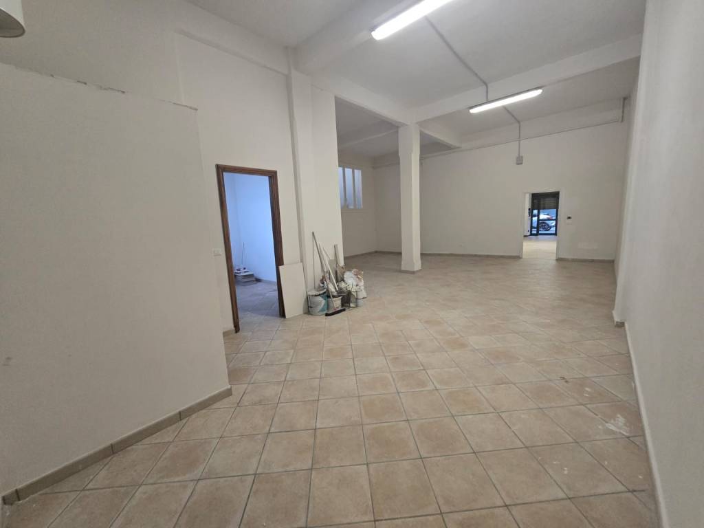 negozio in affitto ad Albenga