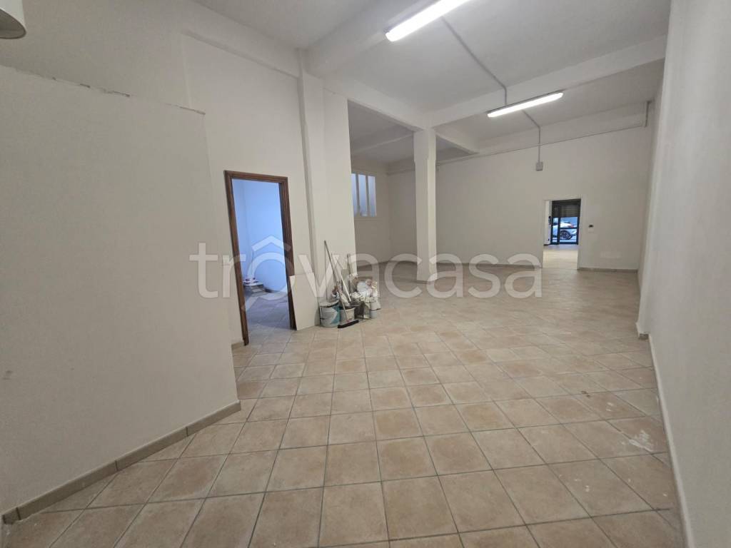 negozio in affitto ad Albenga