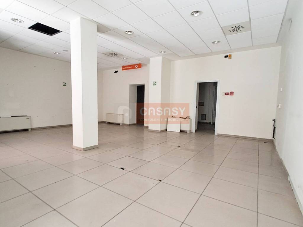 negozio in affitto ad Albenga