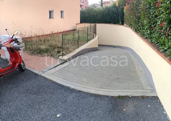 locale commerciale in affitto ad Albenga