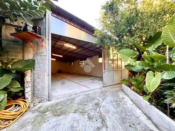 locale di sgombero in affitto ad Albenga