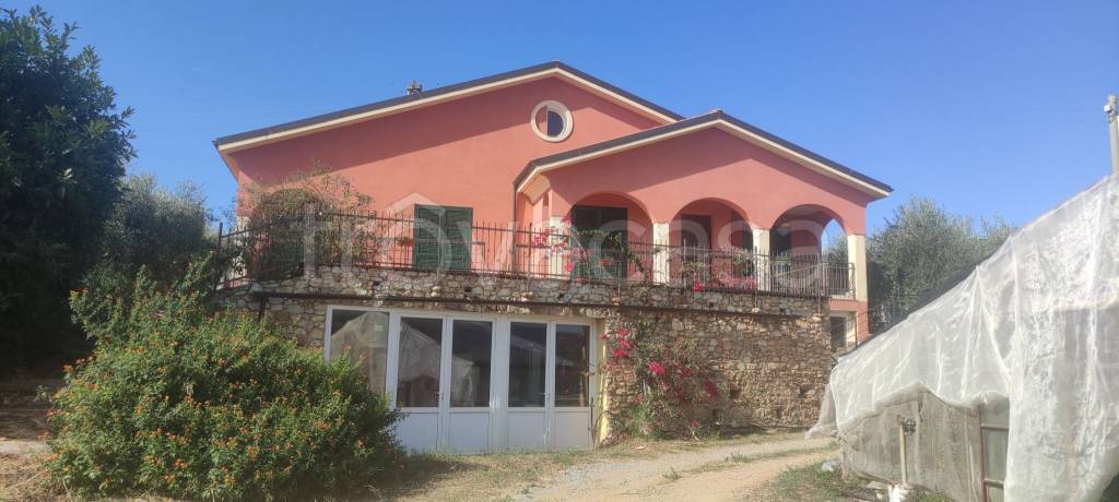 appartamento in affitto ad Albenga in zona Leca