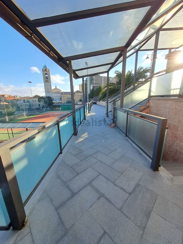 locale commerciale in affitto ad Albissola Marina