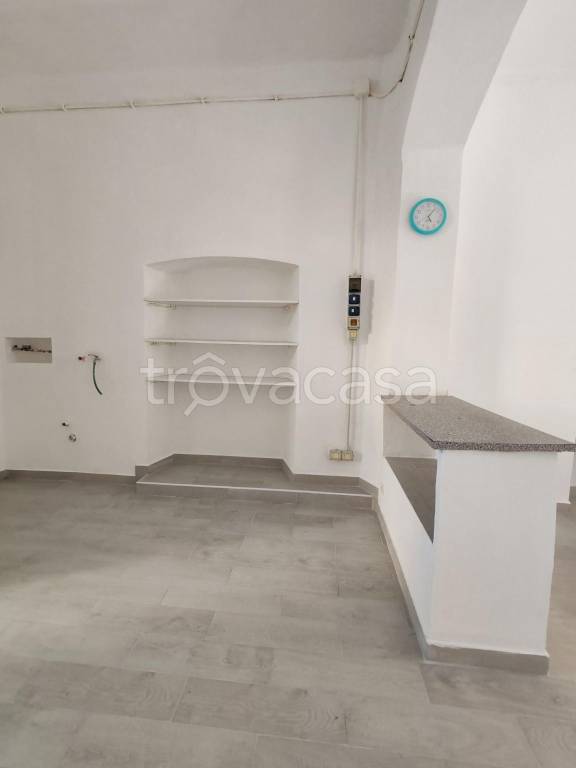 negozio in affitto ad Albisola Superiore