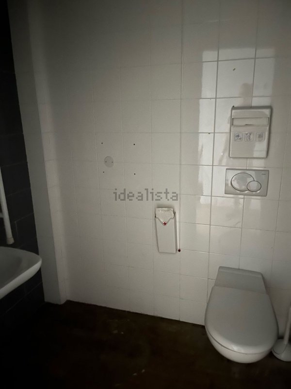 locale commerciale in affitto ad Albisola Superiore