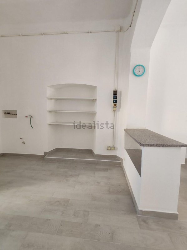 negozio in affitto ad Albisola Superiore