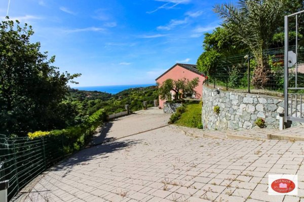 casa indipendente in affitto ad Albisola Superiore