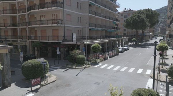 negozio in affitto ad Andora