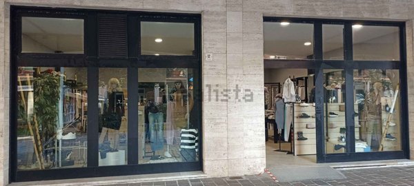 negozio in affitto ad Andora