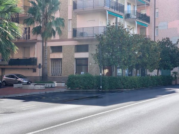 negozio in affitto a Borghetto Santo Spirito