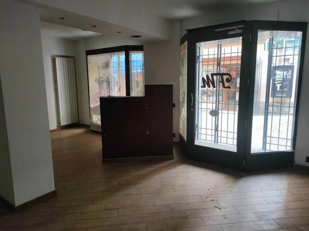 negozio in affitto a Cairo Montenotte