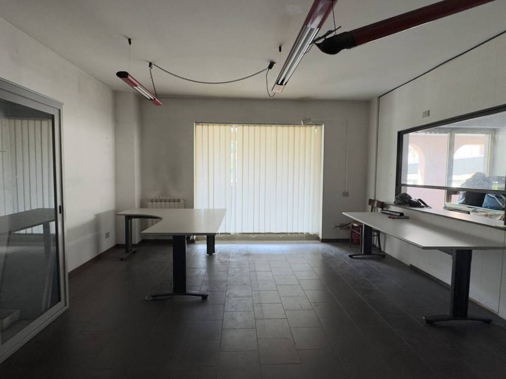 negozio in affitto a Cairo Montenotte