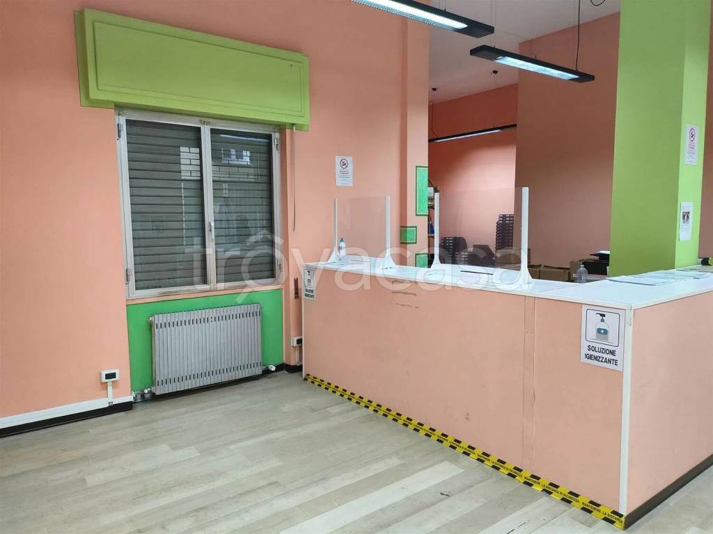 negozio in affitto a Cairo Montenotte