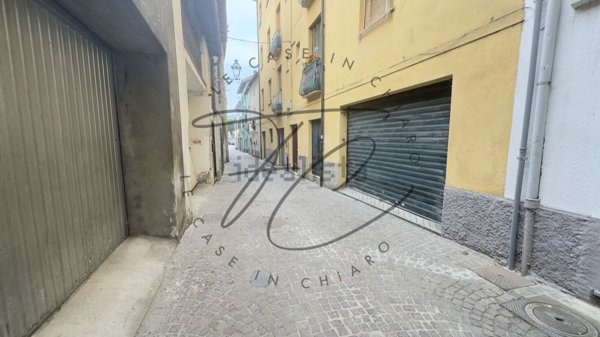 locale commerciale in affitto a Cairo Montenotte